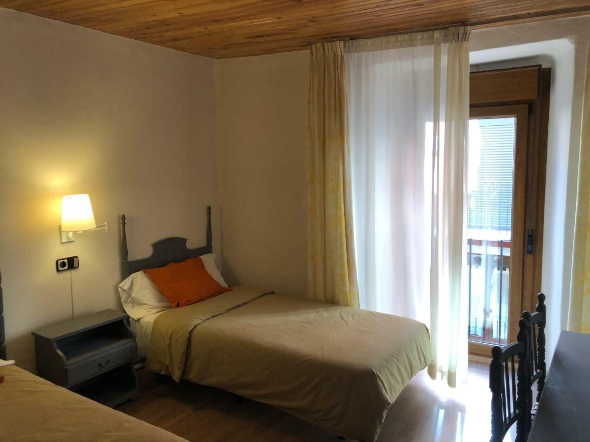 Hostal Di Verena Puigcerdà Εξωτερικό φωτογραφία